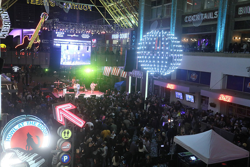 New Year's Eve at Fourth Street Live!